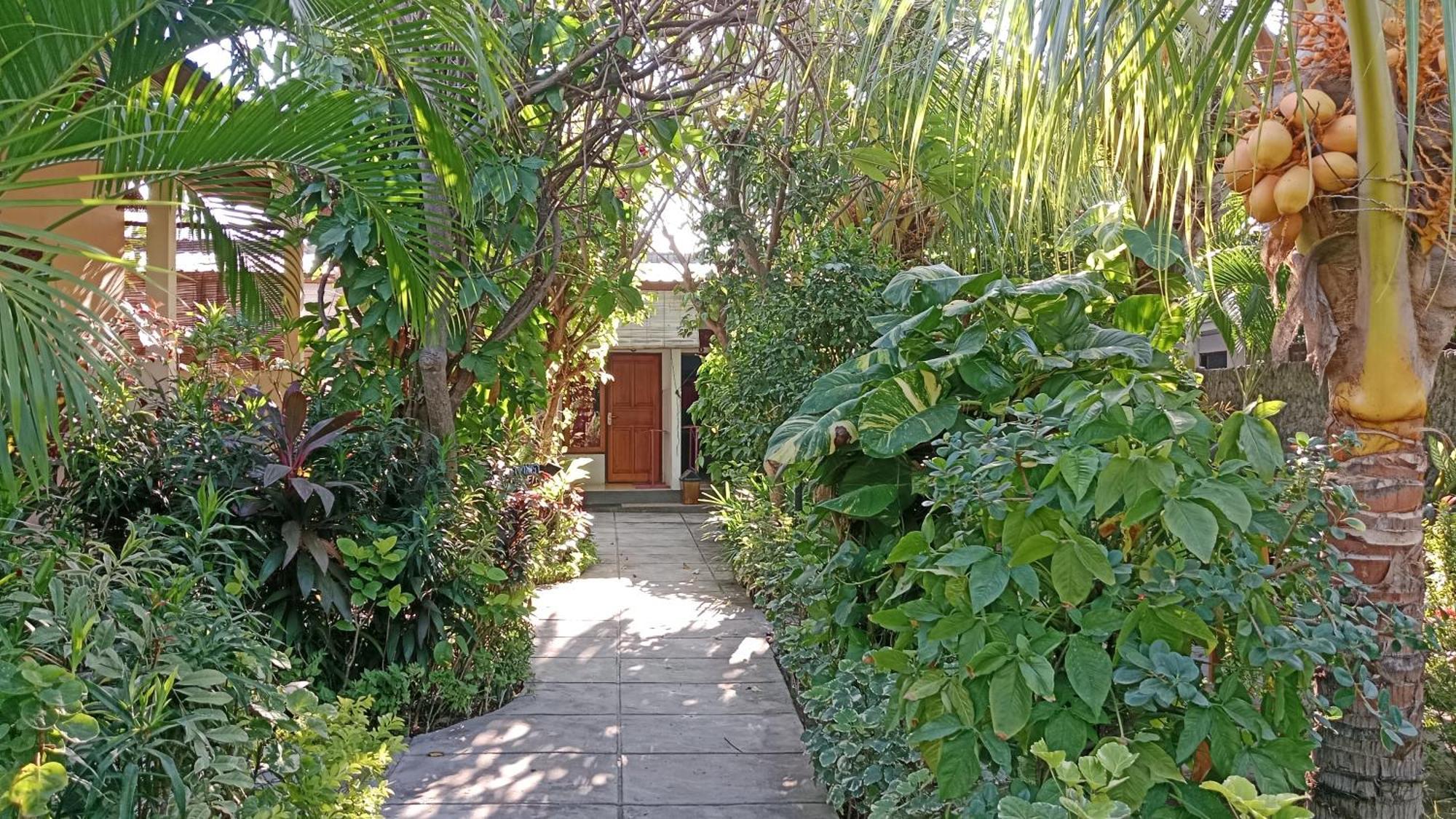 Van Santri Homestay Pemuteran Buitenkant foto