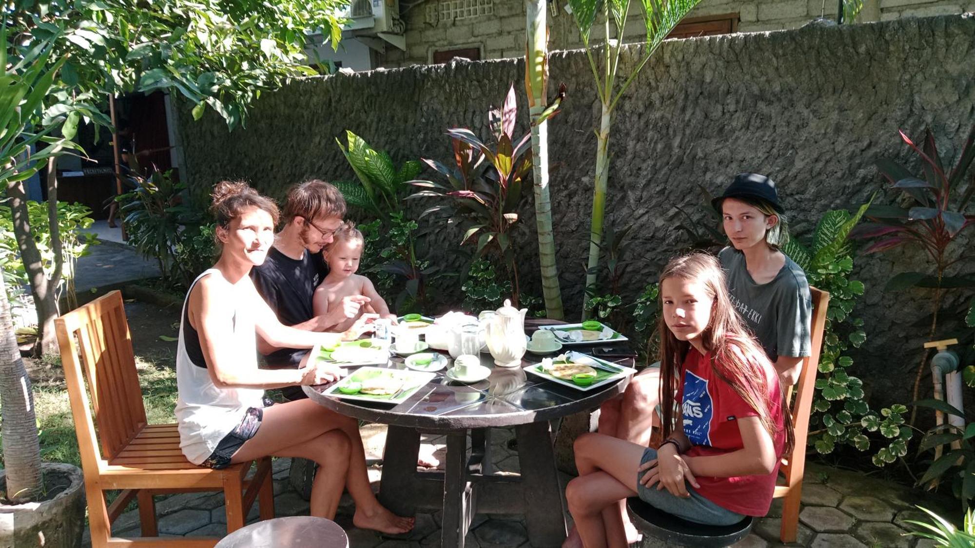 Van Santri Homestay Pemuteran Buitenkant foto