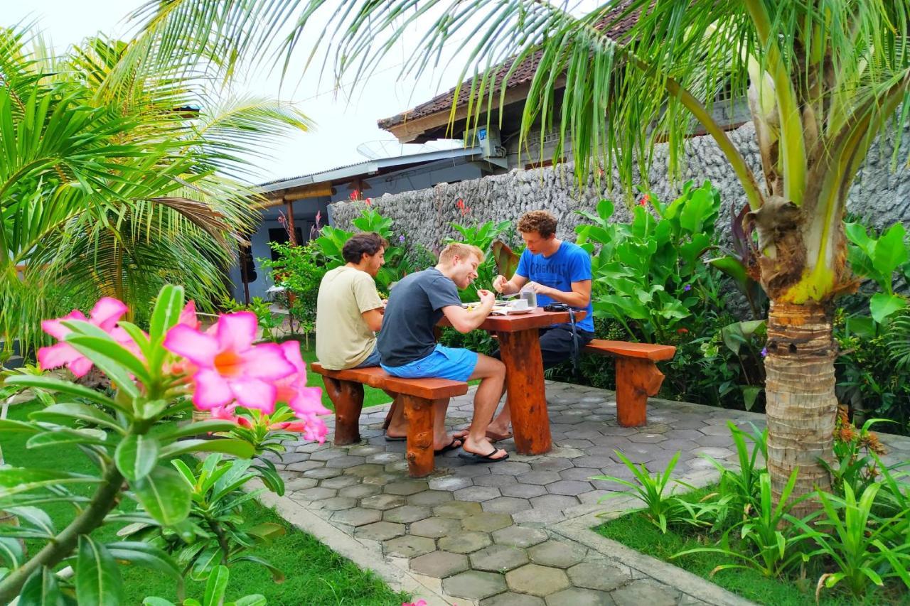 Van Santri Homestay Pemuteran Buitenkant foto